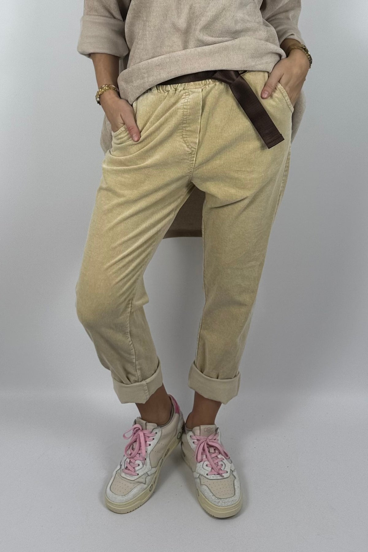 Damen Cordhose mit Gürtel – Beige