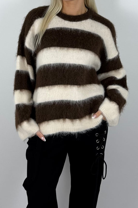 Damen Kuschelpullover gestreift –Schoko