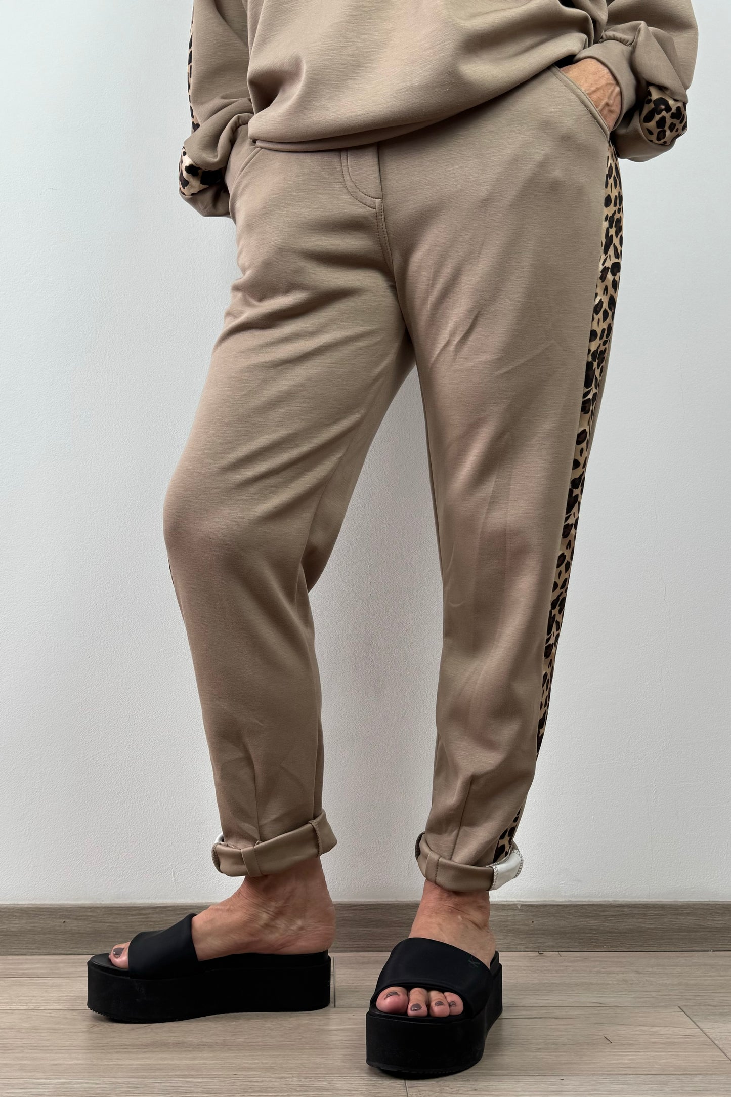 Jogpants Damen – Animal-Print Seitenstreifen & Kordelzug
