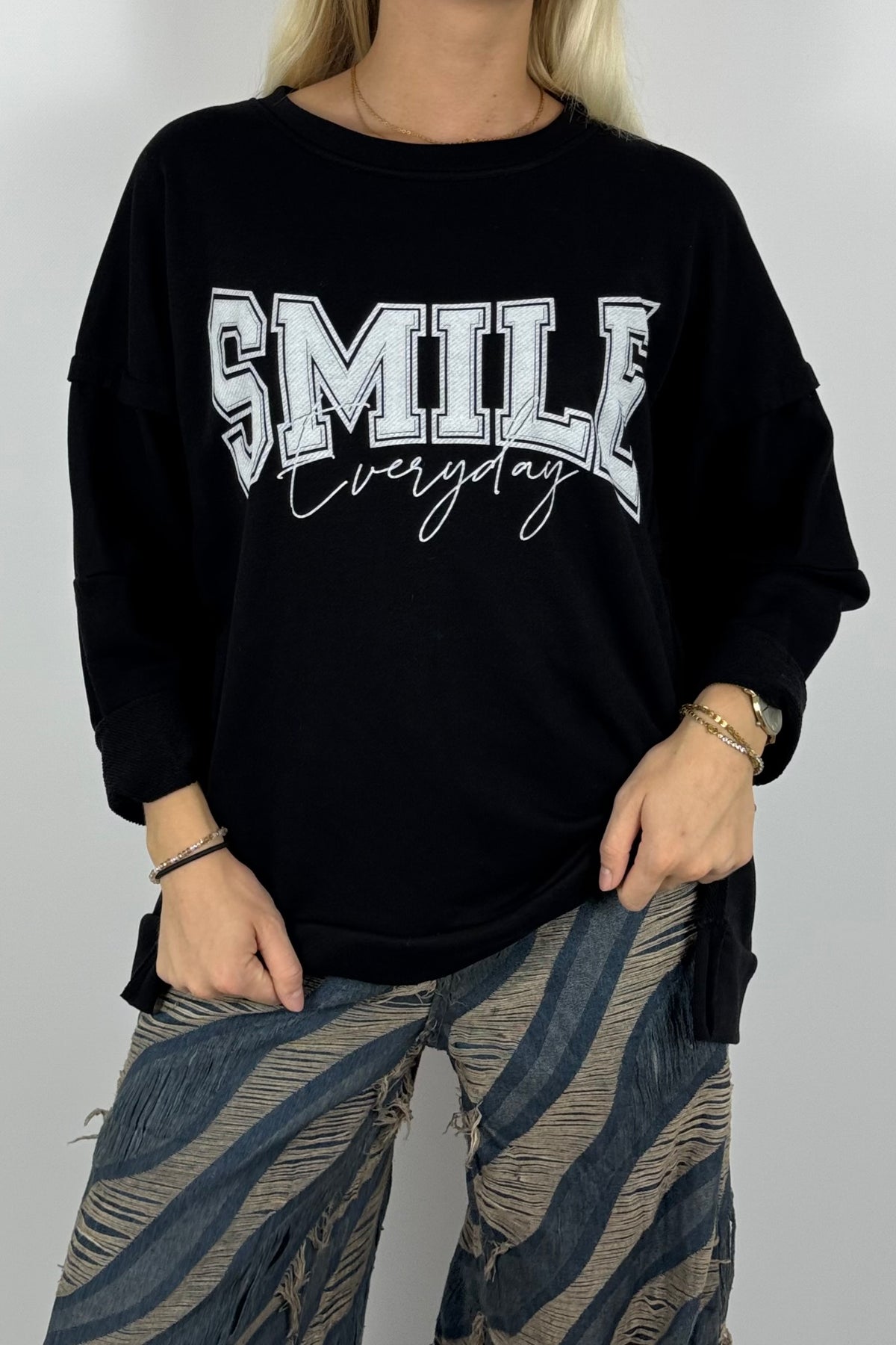 Damen Oversize Sweatshirt „SMILE Everyday“ –Schwarz