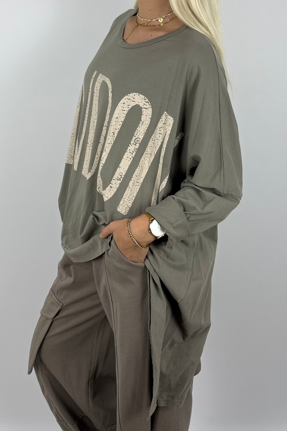 Oversize Shirt mit „LONDON“-Print – Mud