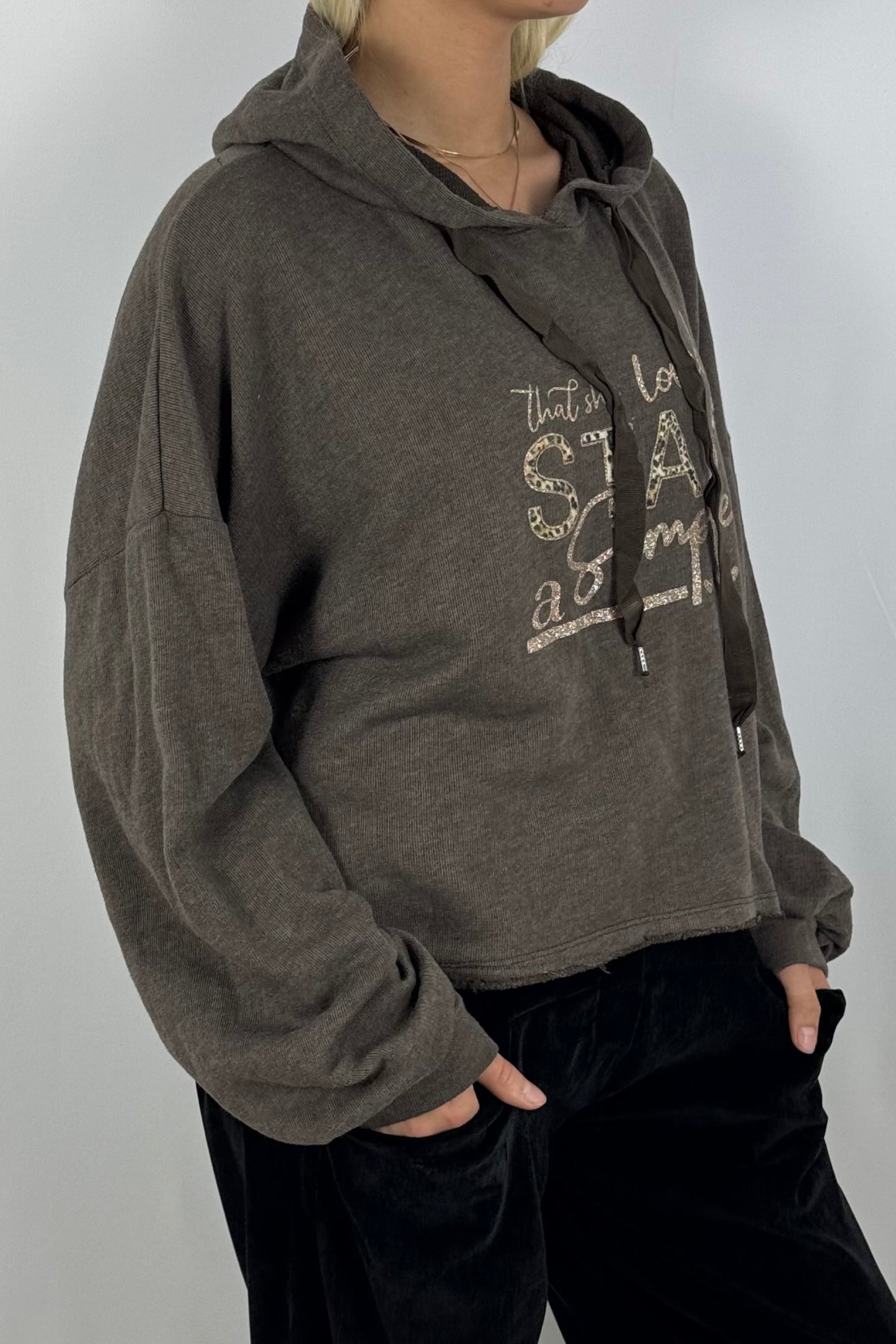 Damen Hoodie – Cropped mit Statement-Print-Schoko