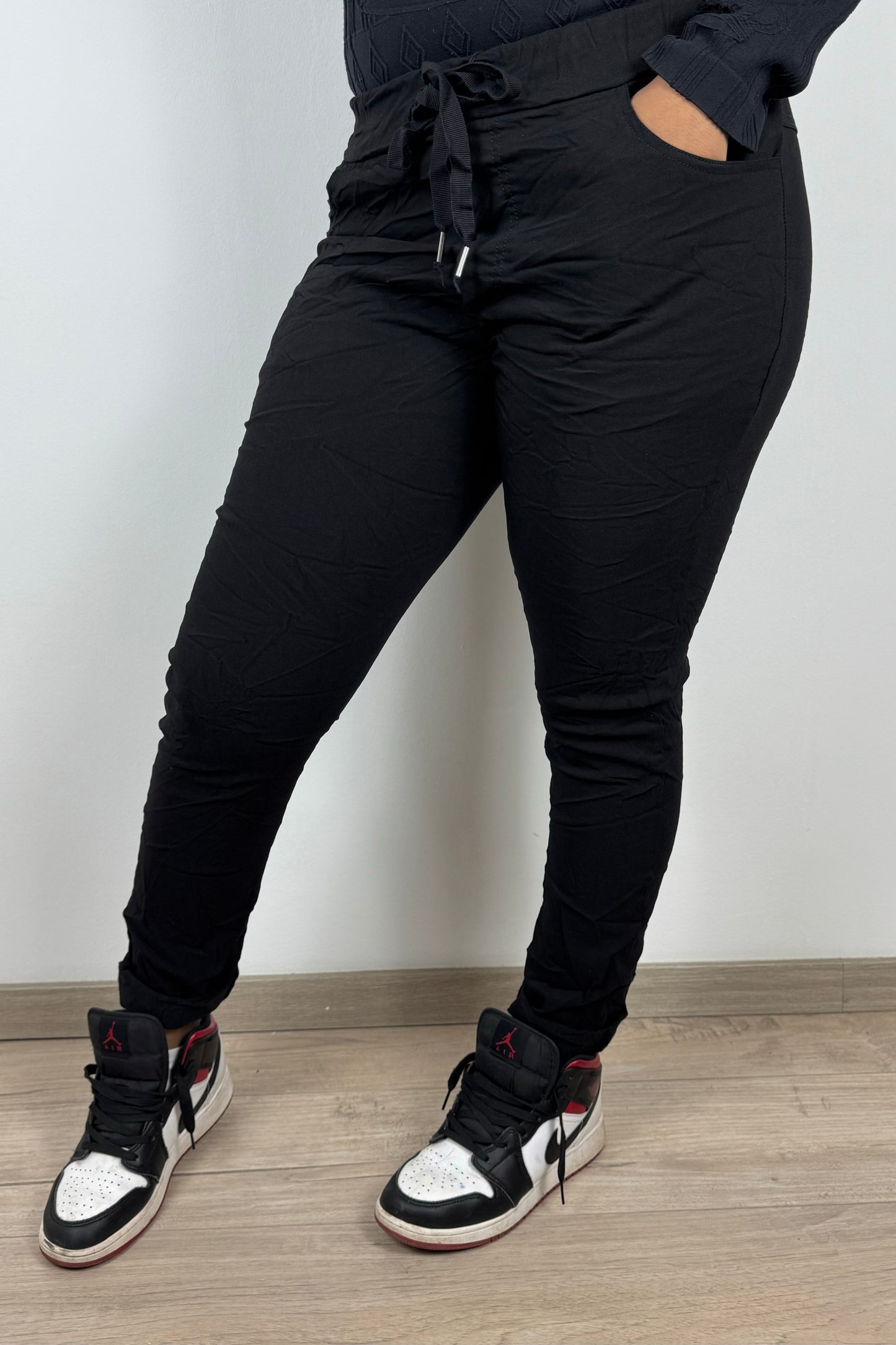 Schmal geschnittene Damen-Stretchhose – figurbetonter Sitz