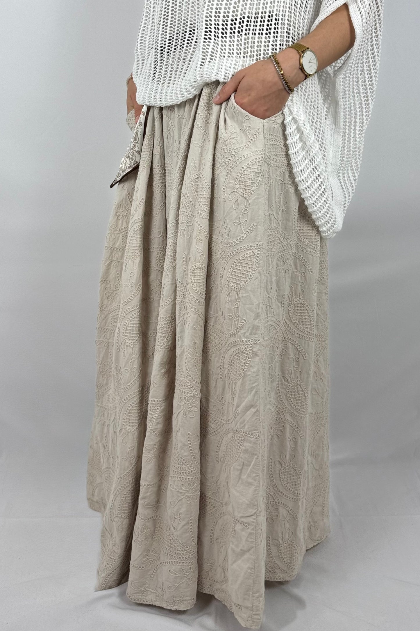 Boho Midi Rock mit Stickerei & Gürtel – Baumwolle -Beige