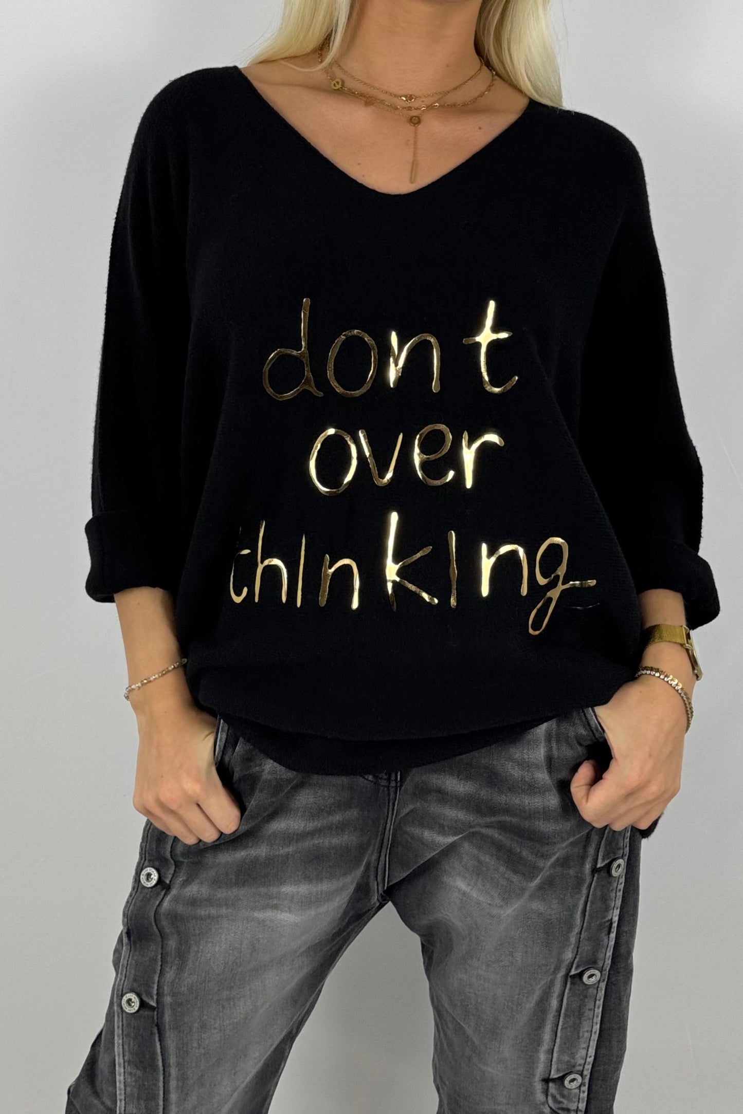 Damen Feinstrick-Pullover „Don’t Over Thinking“ – Schwarz