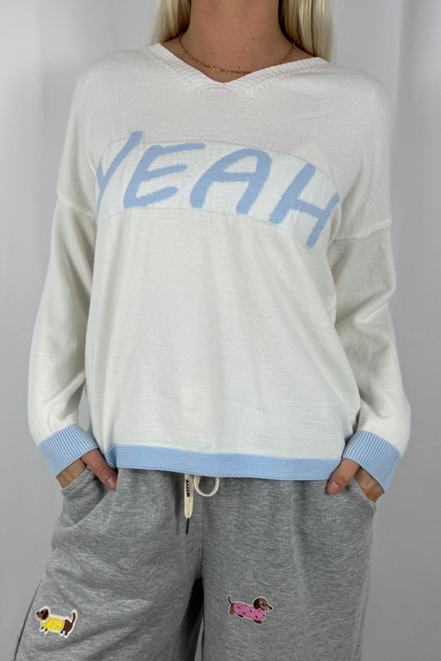 Damen Strickshirt „YEAH“-Hellblau