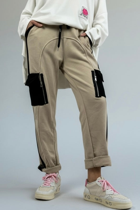 Hose mit Kontrastdetails & Reißverschlusstaschen-Beige