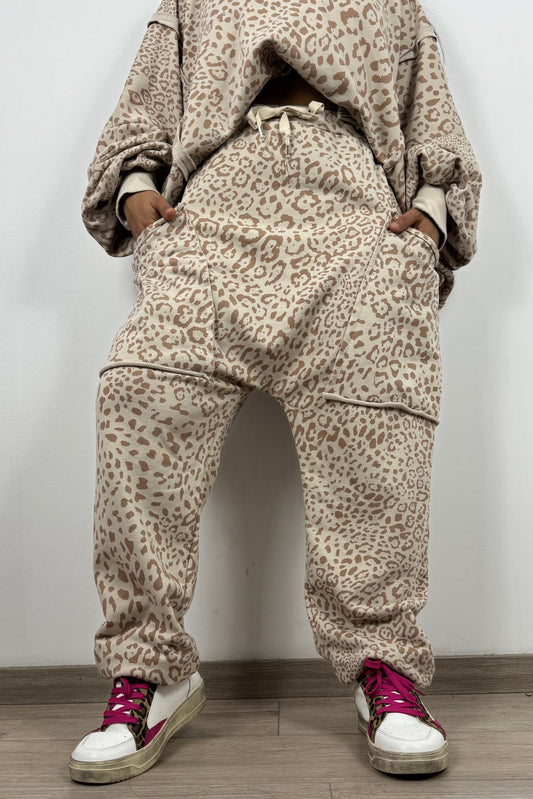 Sweathose mit Animalprint und Tunnelzugbund