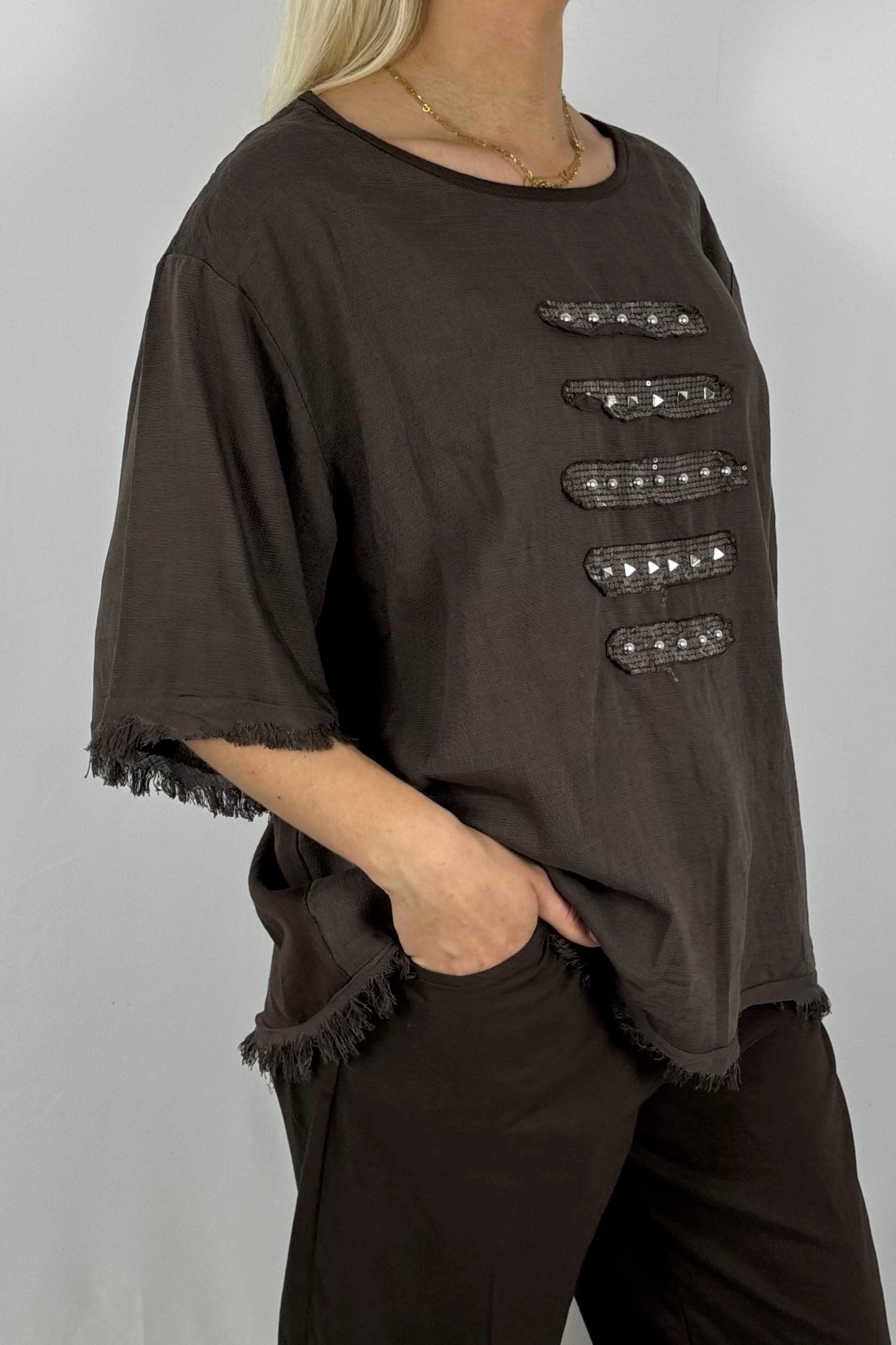 Leinen-Shirt mit Fransen & Nieten-Details-Schoko