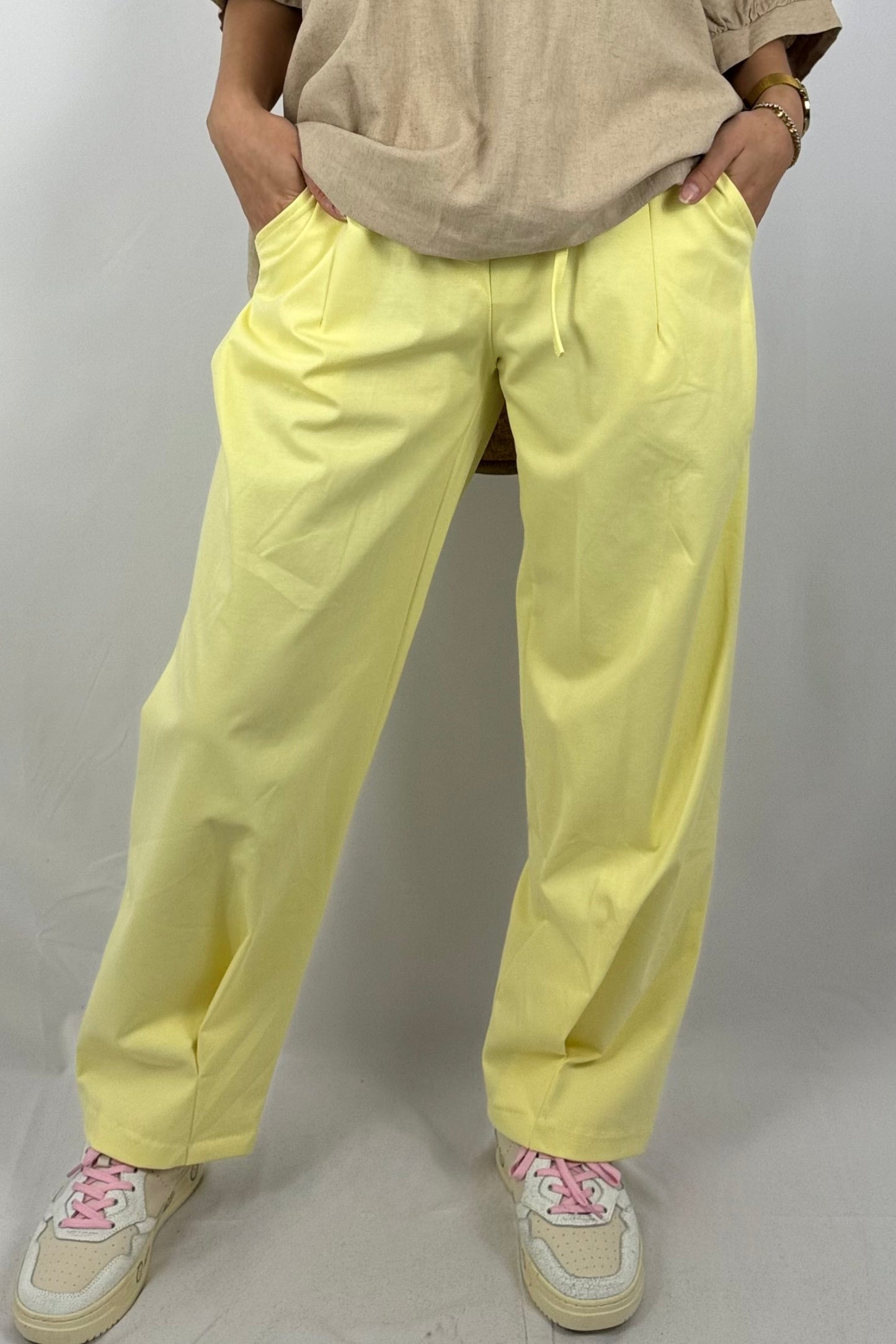 Paperbag-Hose in Rosa – Komfort trifft Eleganz-gelb