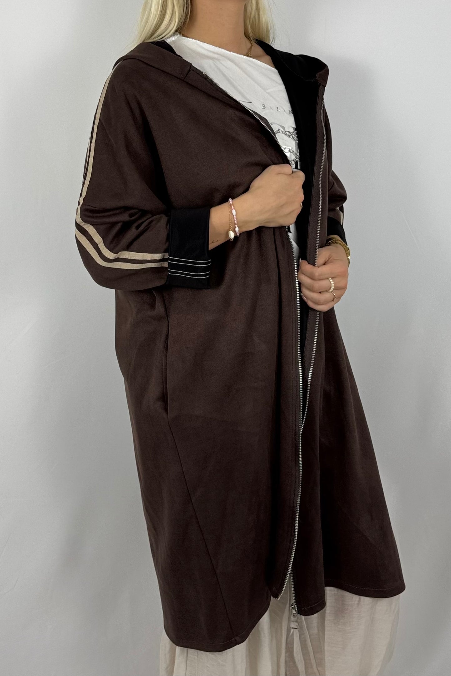 Lässige Longjacke in Velours-Optik mit Kapuze-Schoko