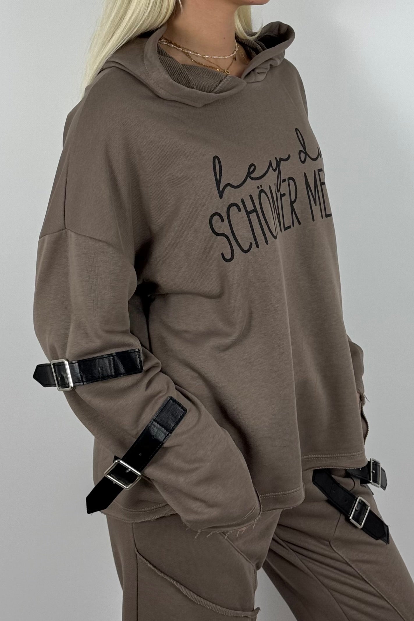 Oversize Hoodie „Hey du schöner Mensch“ mit Kapuze – Mud