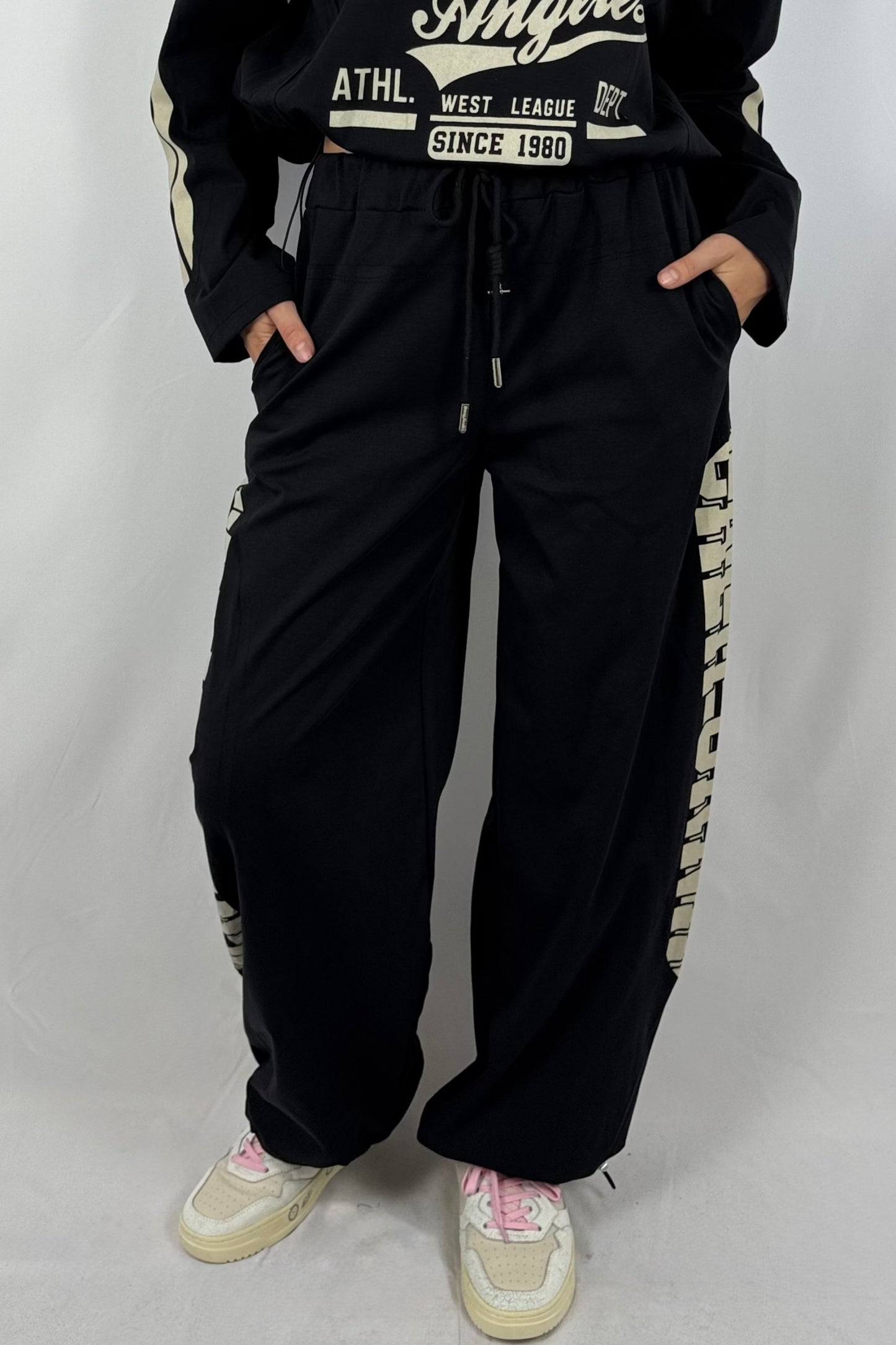 Damen Hose – Sportlicher Freizeit-Look mit Schriftzug-Schwarz