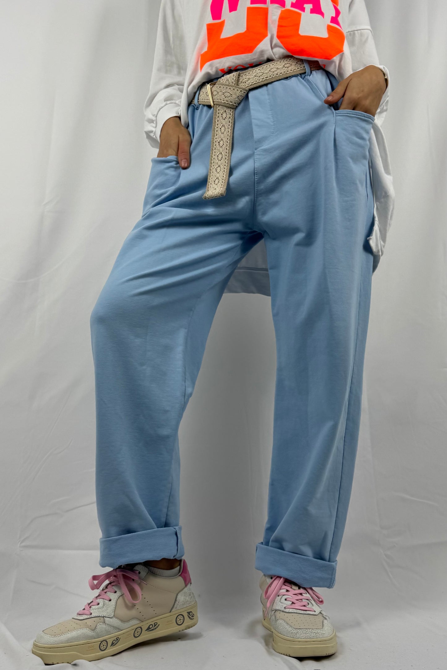 Hose mit Bindegürtel & lockerer Passform-Hell blau