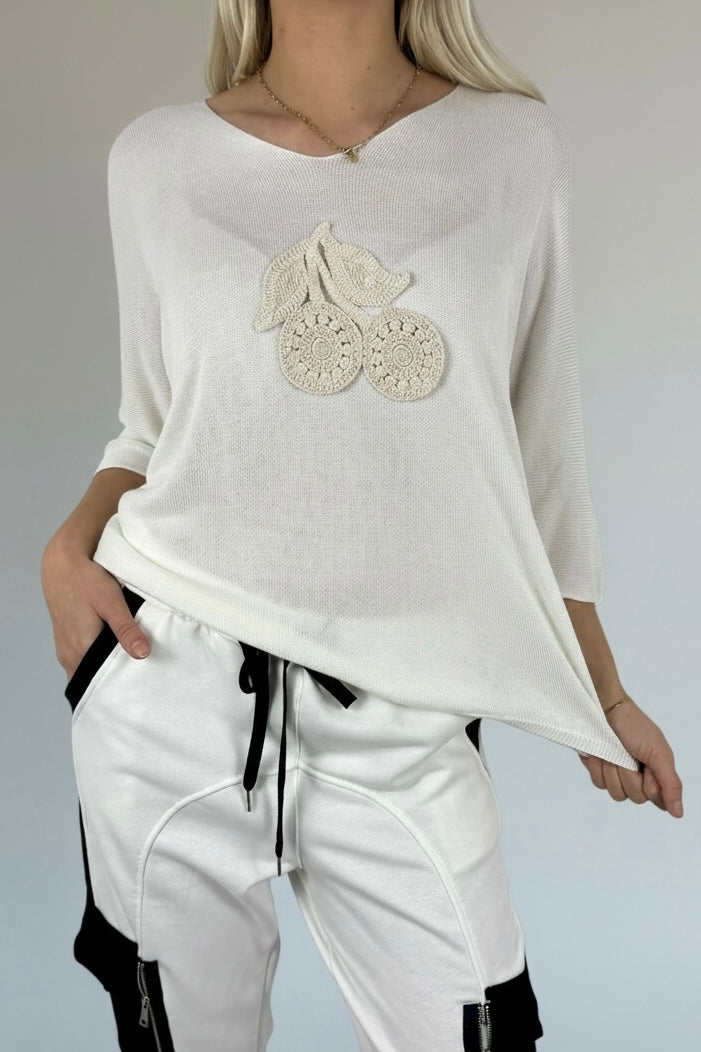 Shirt mit V-Ausschnitt & gehäkelter Applikation-Weiß