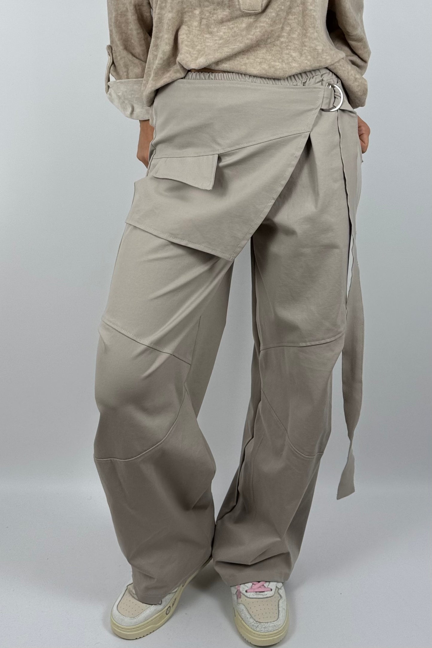 Lässige Hose mit Wickel-Detail & Schnalle-Mud