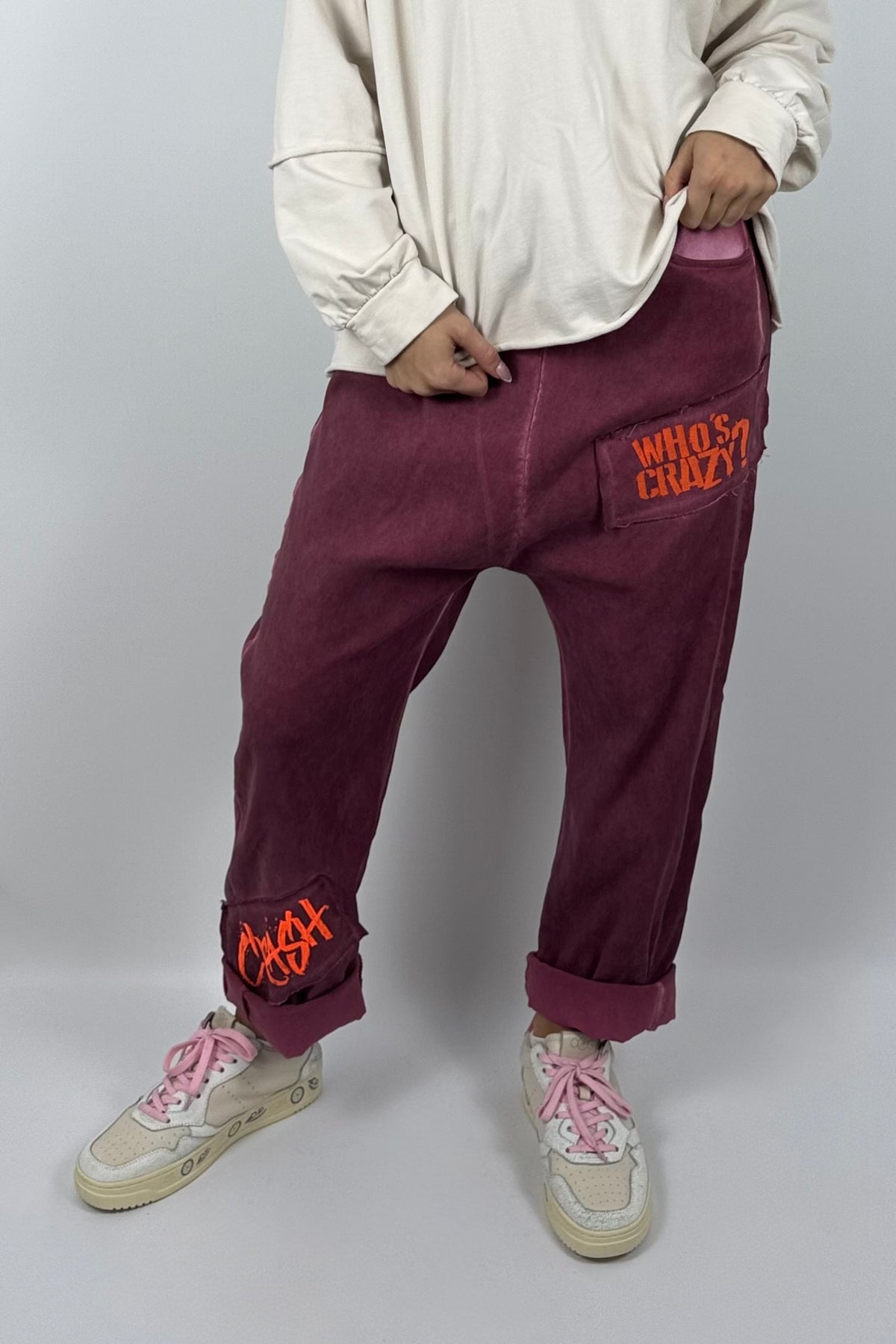 Damen Baggy-Hose mit Statement-Print-Bordeaux