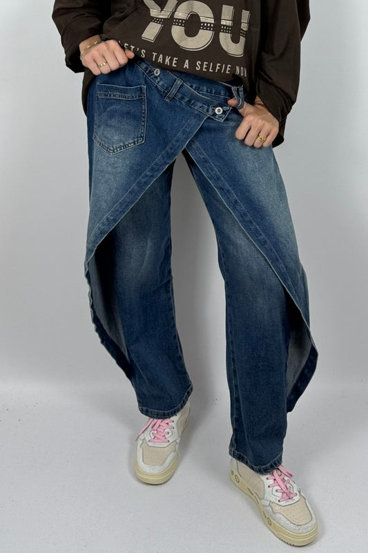 Damen Baggy Jeans mit asymmetrischem Gürtel-Detail – Blau