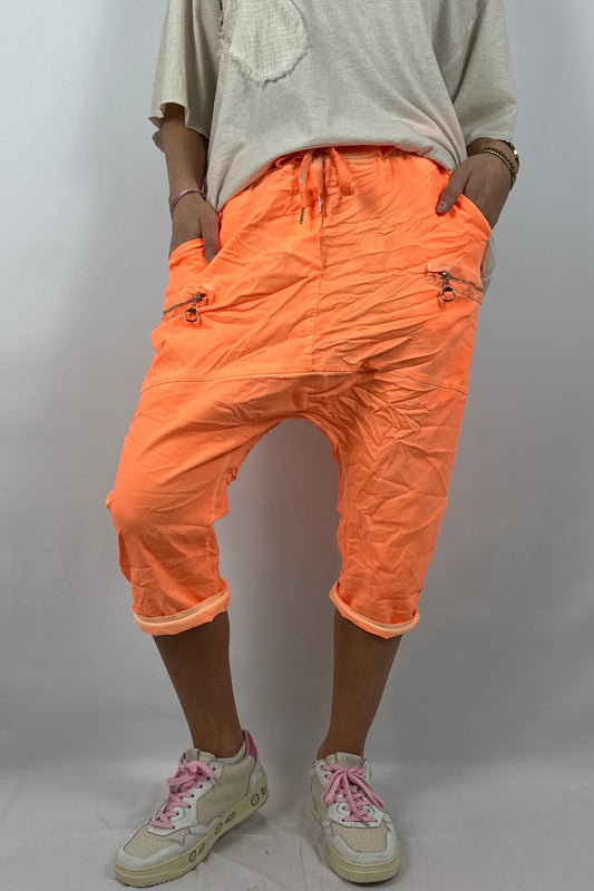 Damen Short mit Reißverschluss Details -Neon Orange
