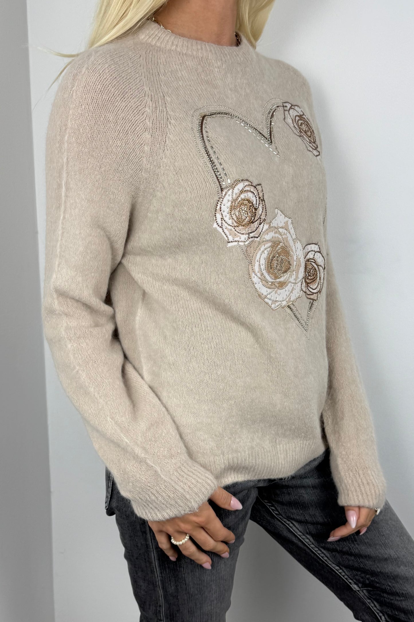 Pullover mit Herz- und Rosen-Design-Beige