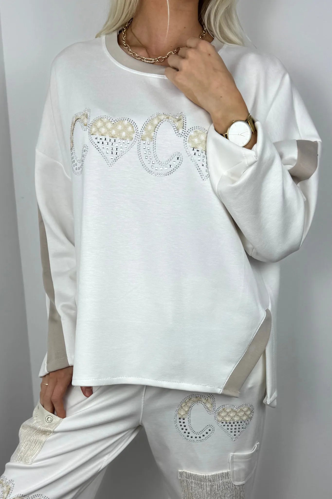 Stylisches Shirt mit Schmuckstein-Details-Weiß