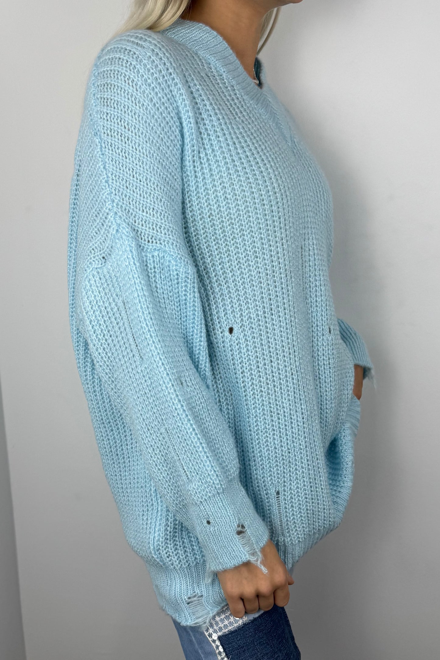 Oversize Strickpullover mit V-Ausschnitt – hellblau