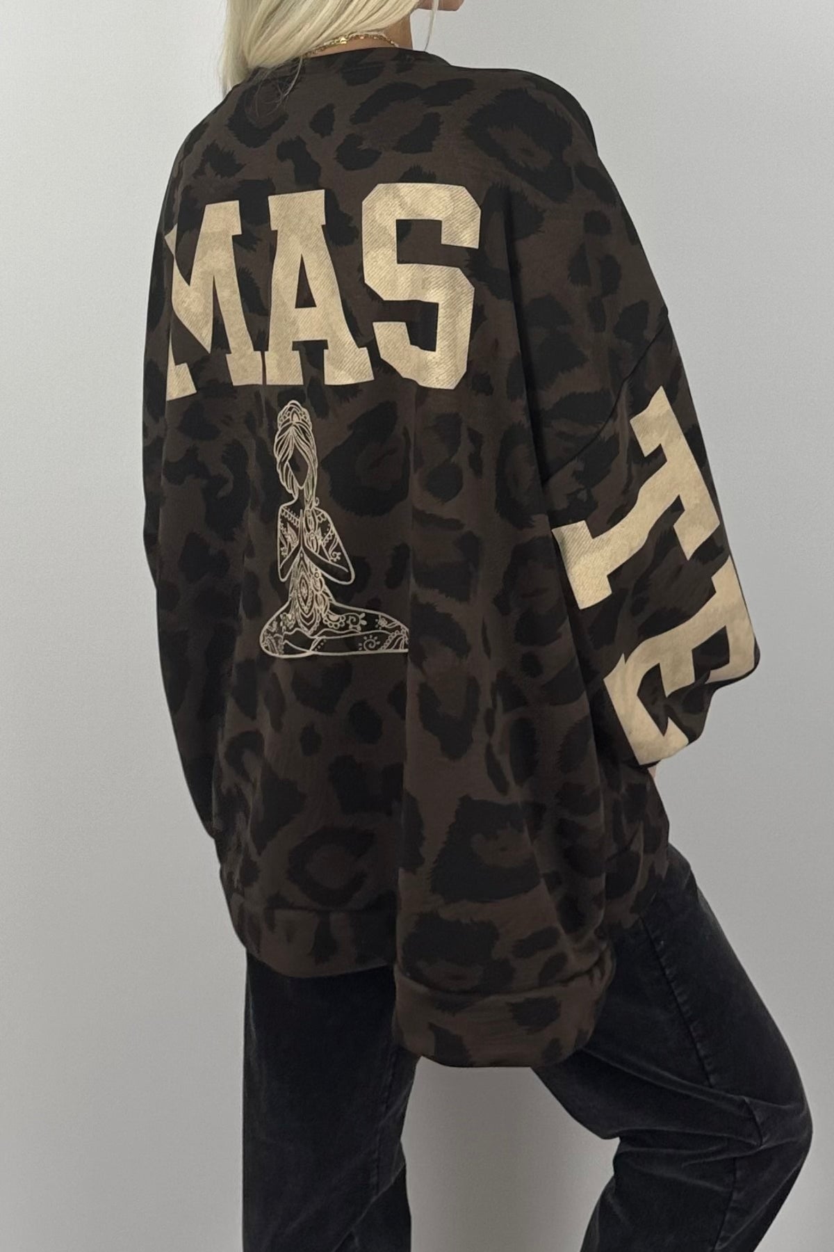 Leo Oversize Sweatshirt „Namaste“-Schoko
