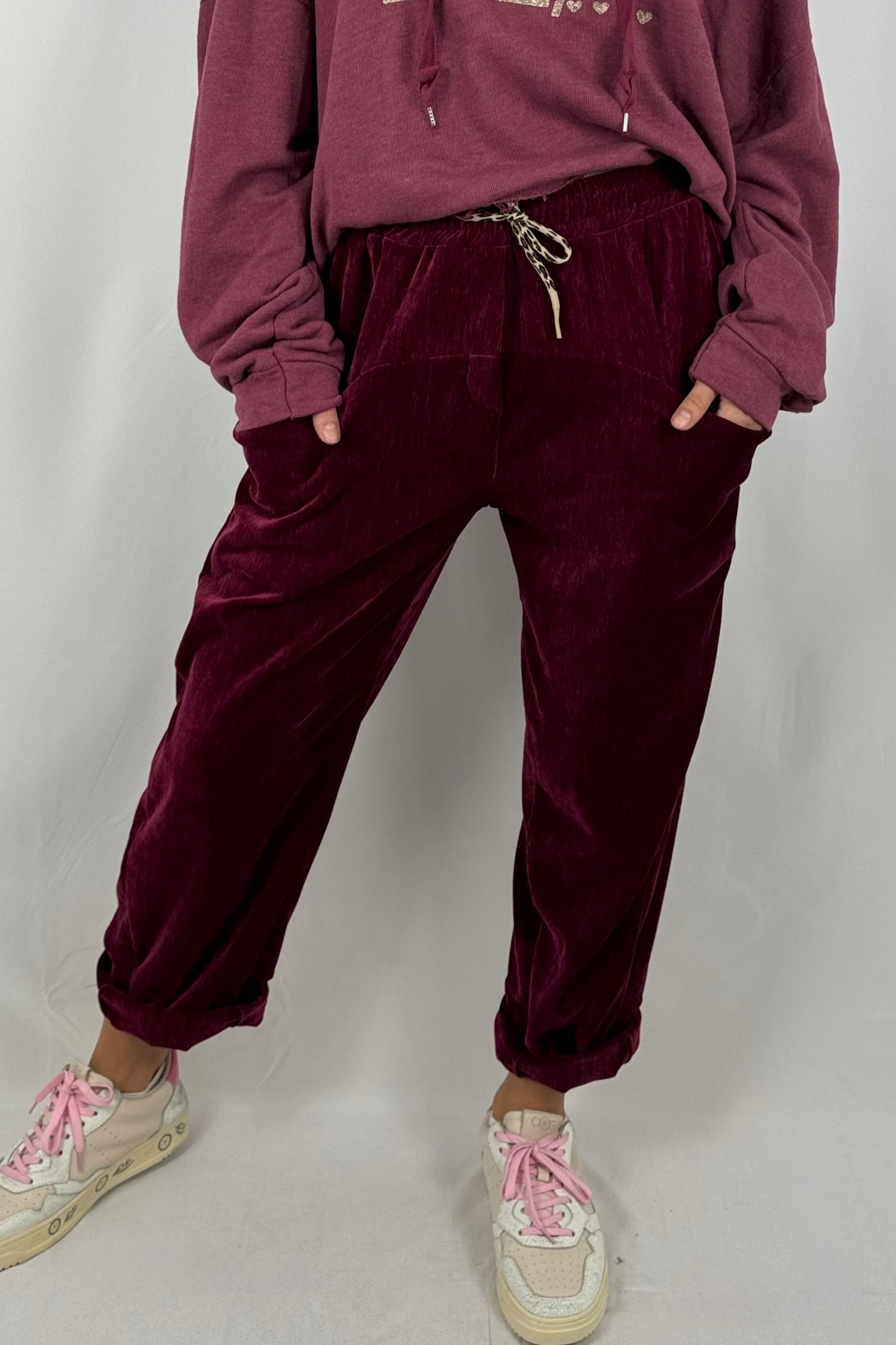 Damen Hose – Samtoptik mit Leo-Kordel-Bordeux