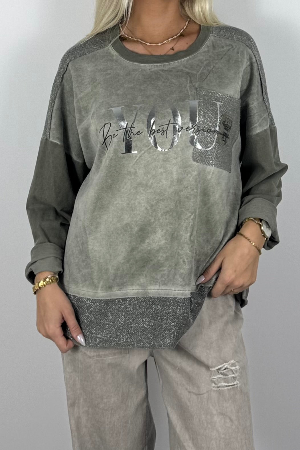Oversize Damen Sweatshirt mit Glitzer-Details & Schriftzug – Khaki