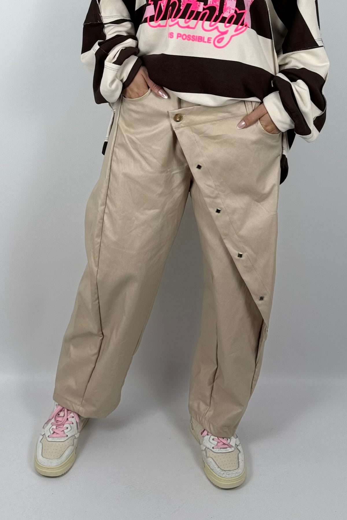 Damen Lederlook-Hose mit asymmetrischem Detail – Beige