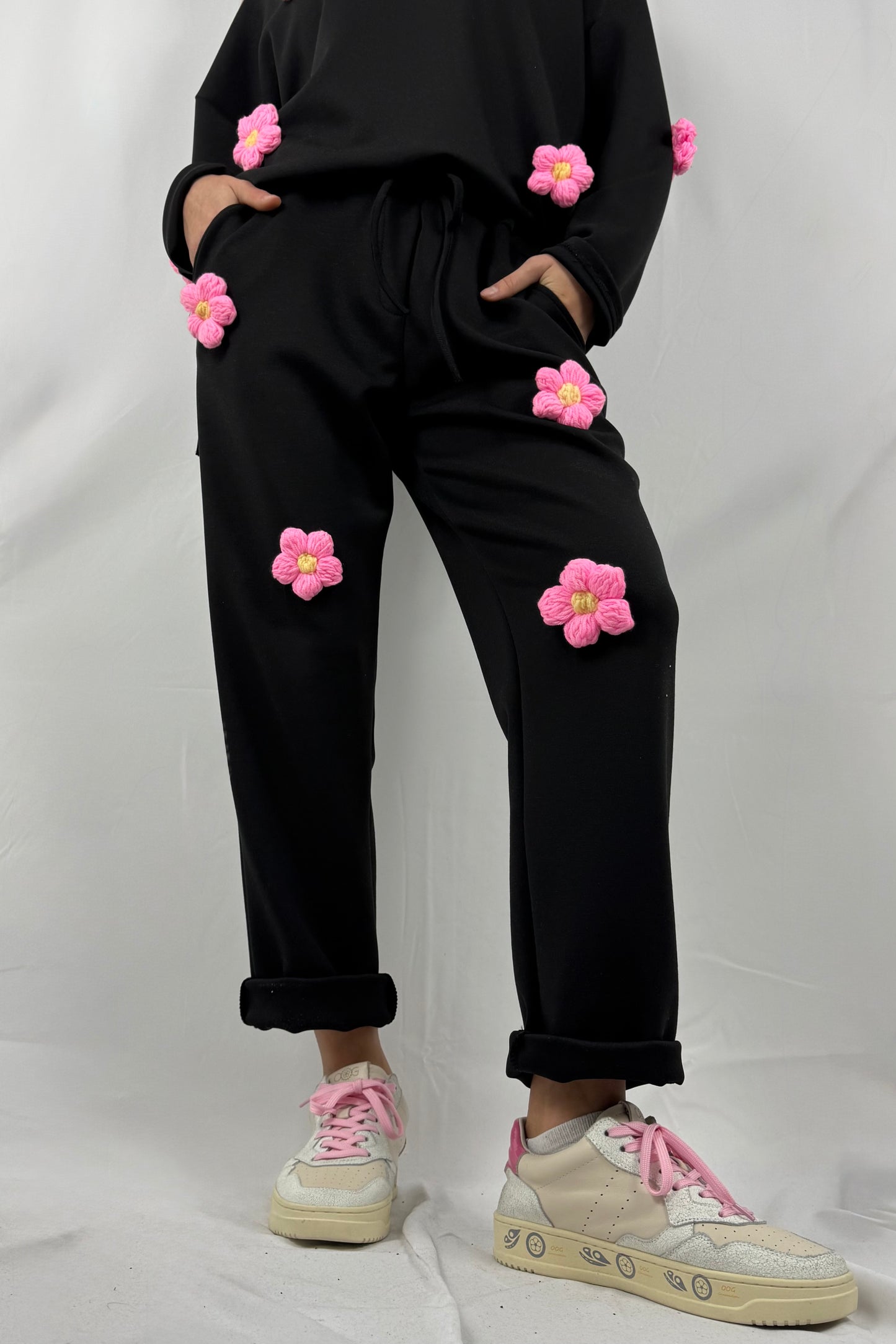 Hose mit Häkelblumen & Kordelzug-Schwarz