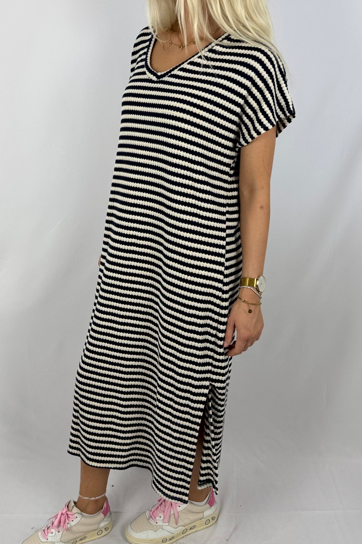 Gestreiftes Strickkleid mit V-Ausschnitt-Navy blau