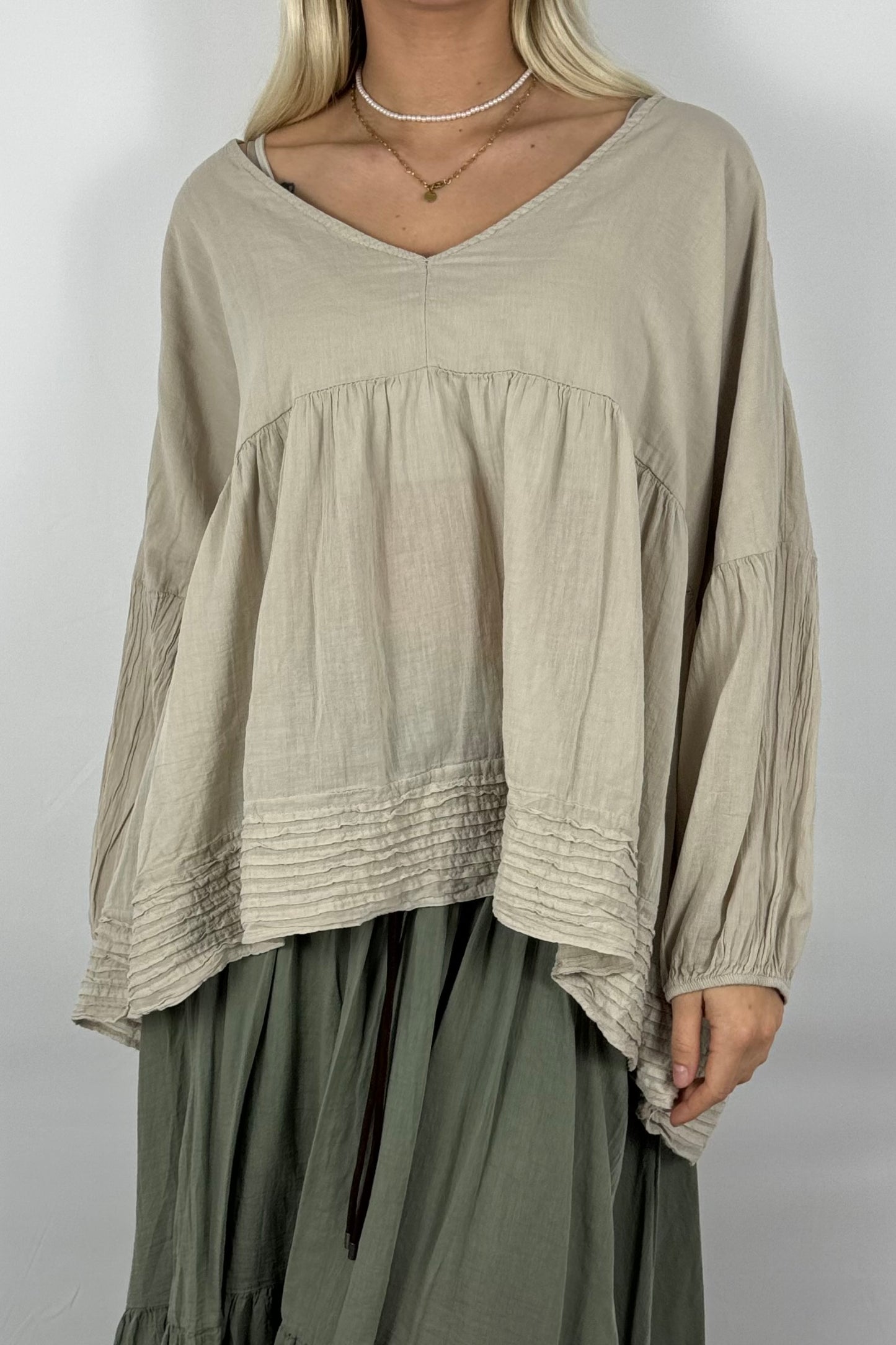 Oversize Bluse mit Volant – 100% Baumwolle-Beige
