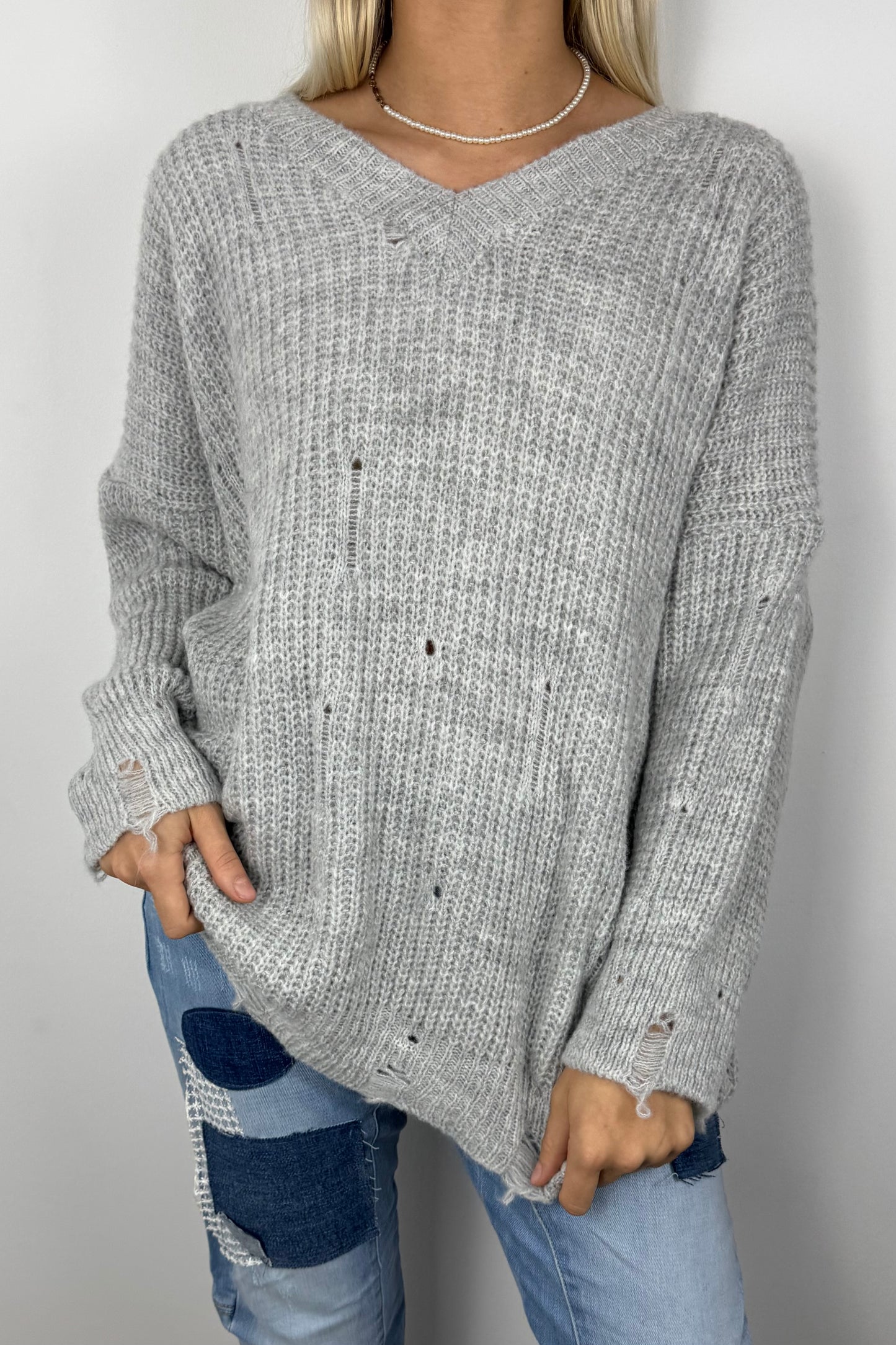 Oversize Strickpullover mit V-Ausschnitt – Grau