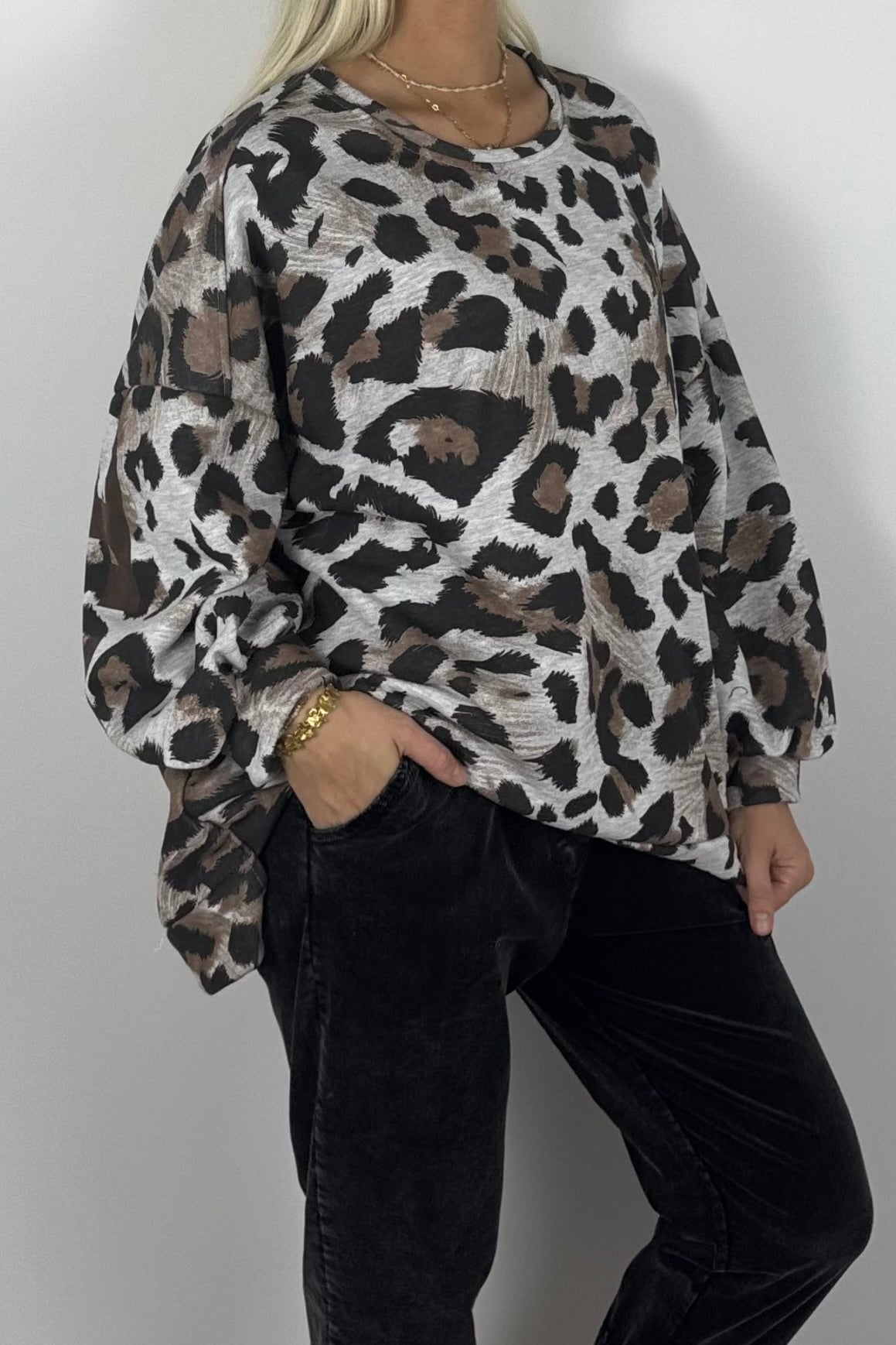 Leo Oversize Sweatshirt „Namaste“-Grau