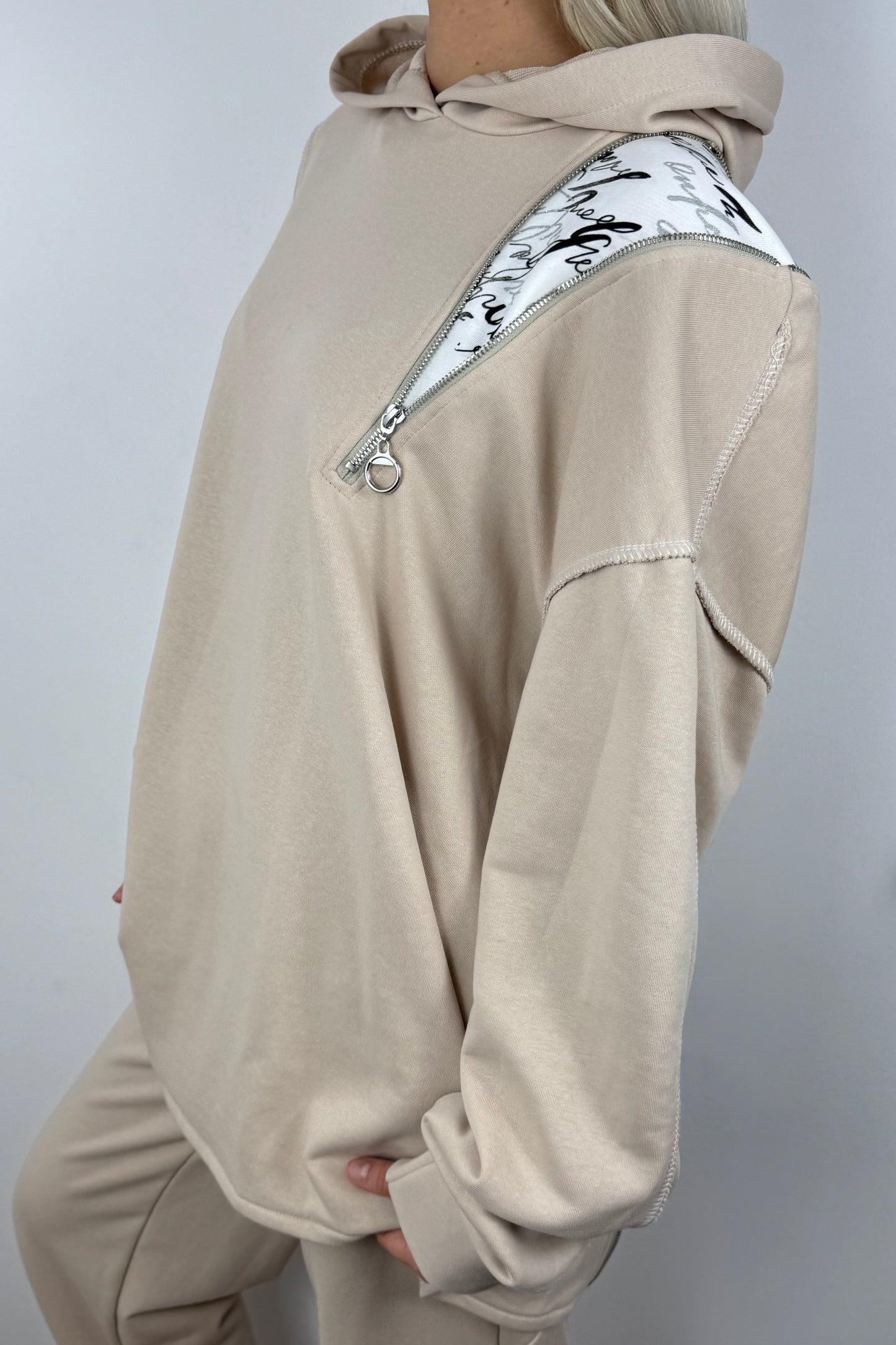Asymmetrischer Hoodie mit Zipper -Beige