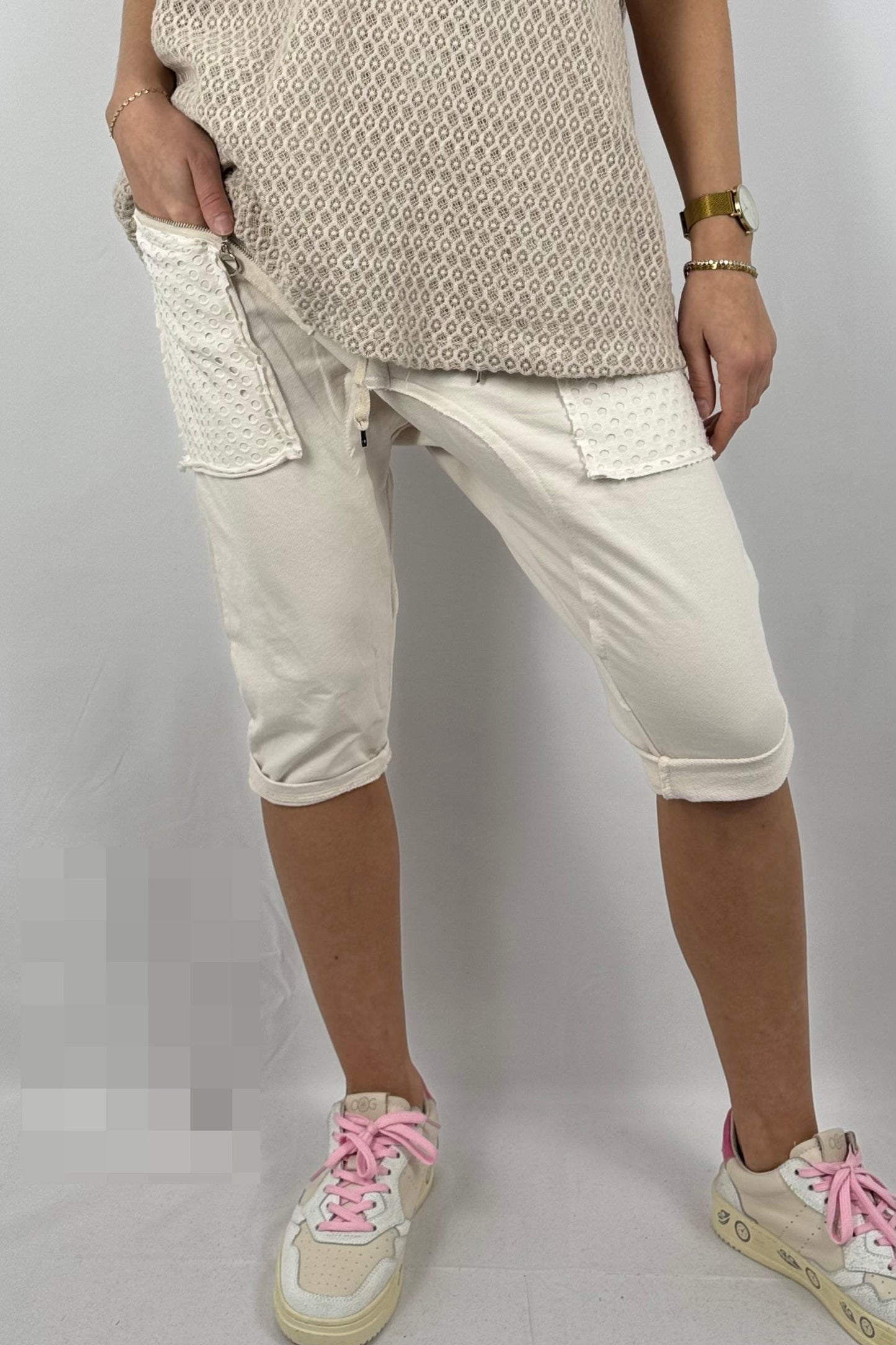 Baggy-Shorts mit Reißverschluss-Detail und Struktur-Einsätzen-Beige
