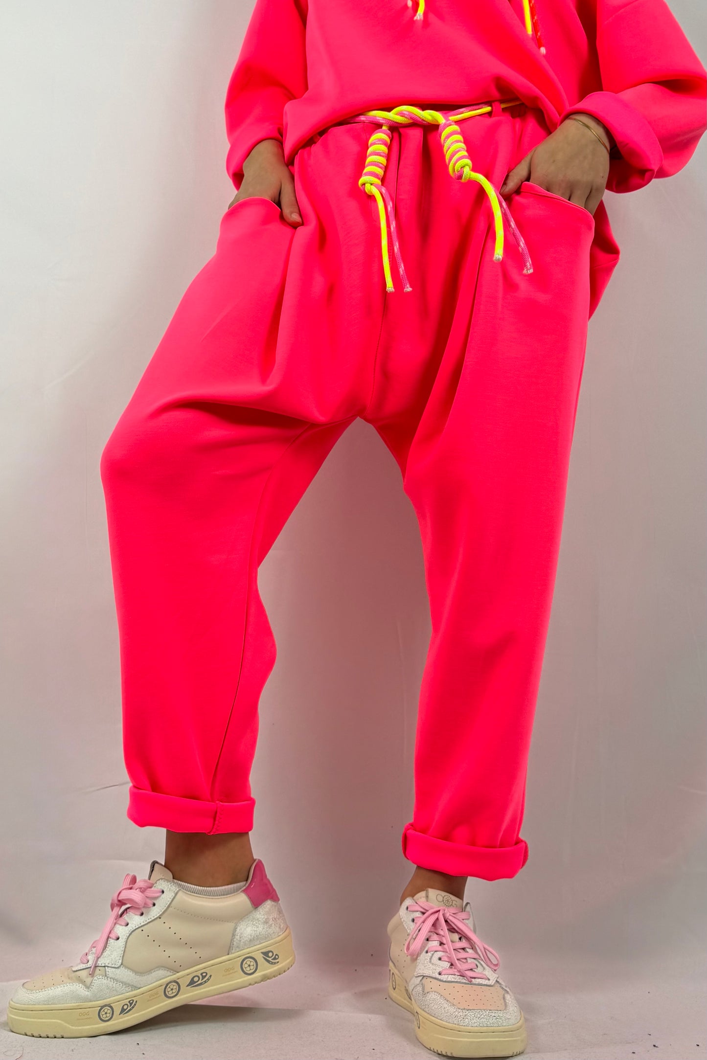 Lässige Jogpants mit Kordel-Detail –Neon PInk