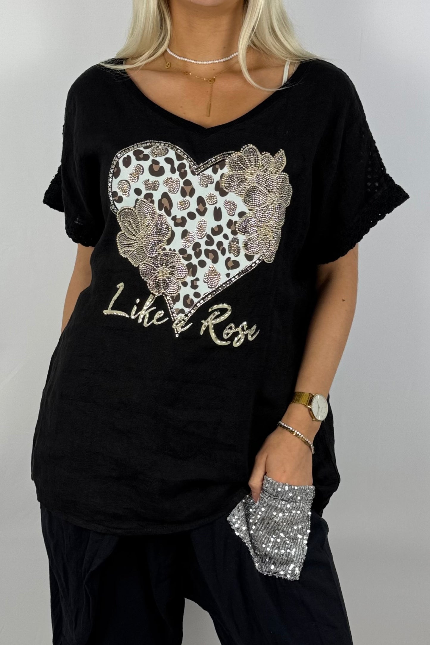 Leinen-Shirt mit Herzmotiv und Strass-Schwarz