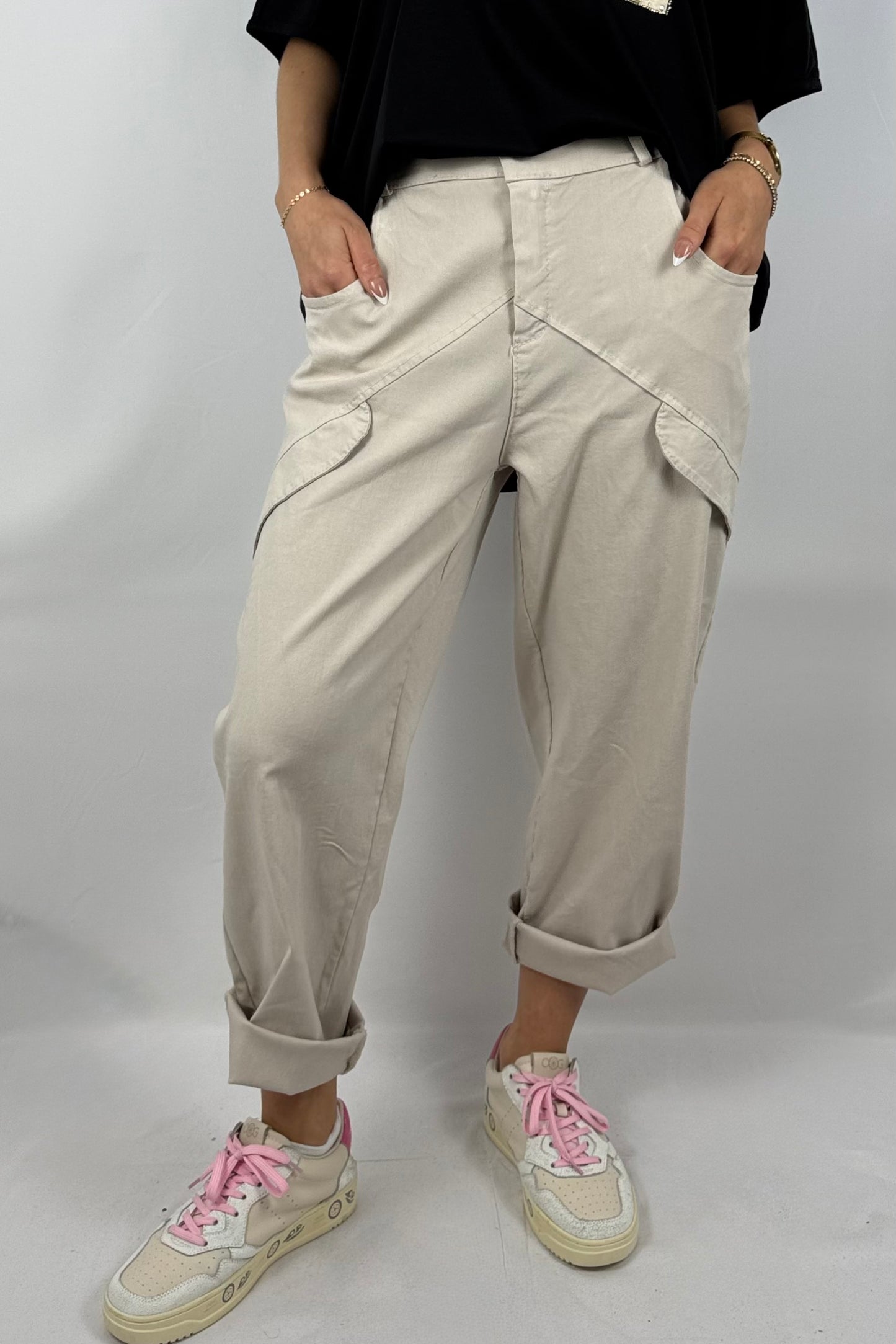 7/8-Hose mit asymmetrischen Taschen-Beige