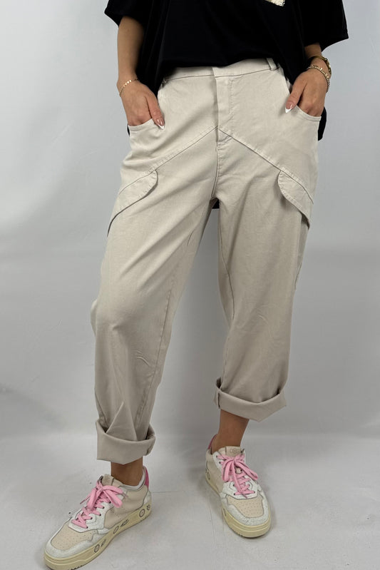 7/8-Hose mit asymmetrischen Taschen-Beige