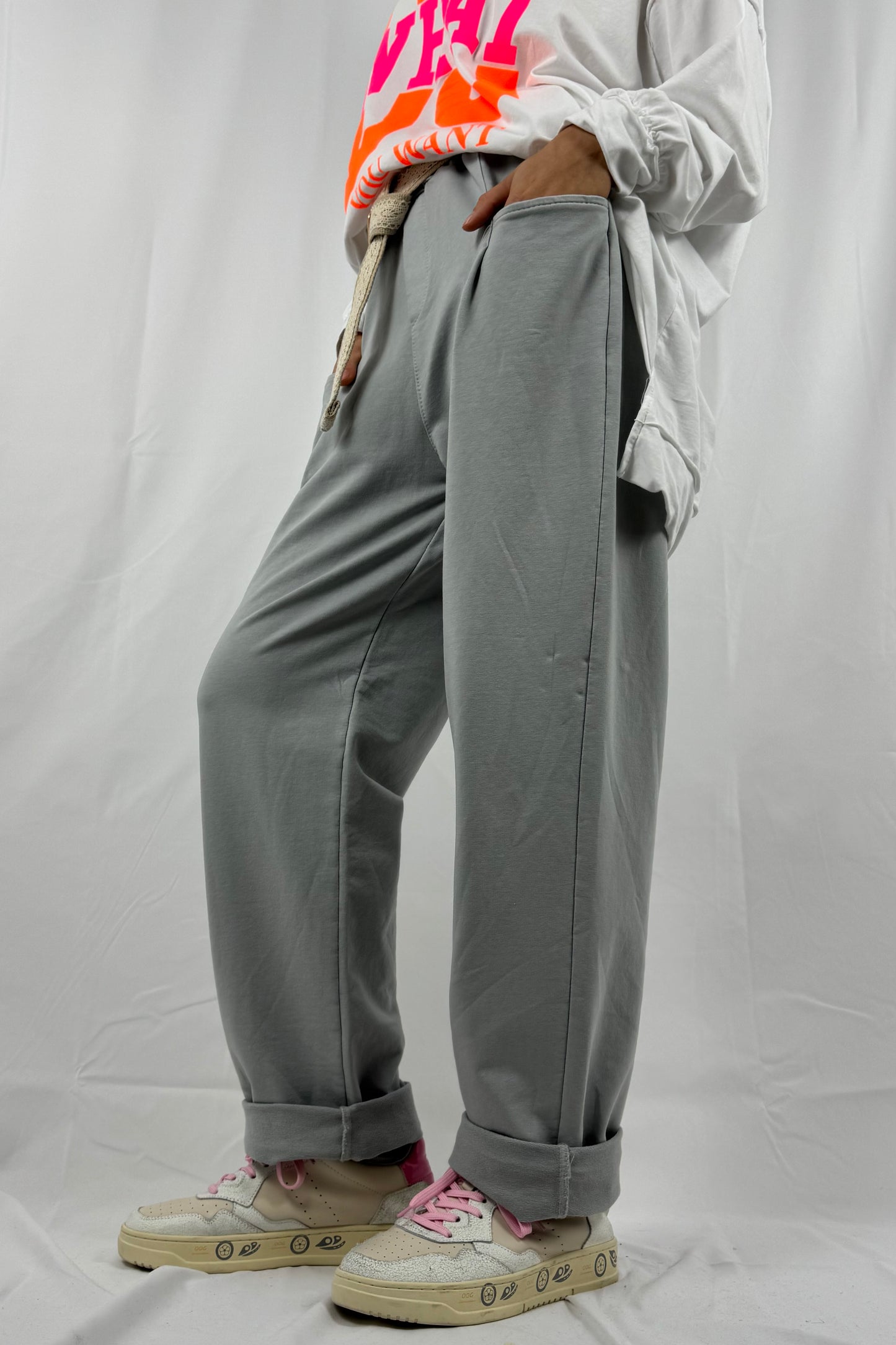 Hose mit Bindegürtel & lockerer Passform-Grau