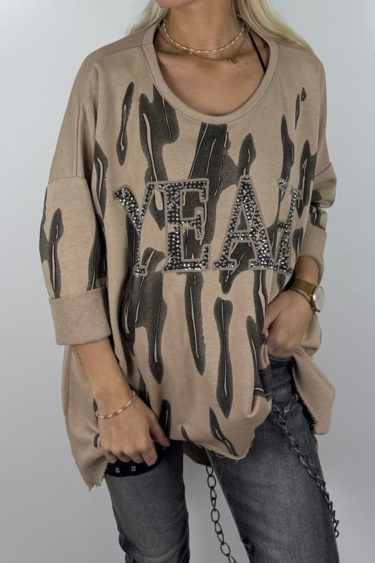 Damen-Sweatshirt mit „YEAH“-Schriftzug und Glitzersteinen-Beige