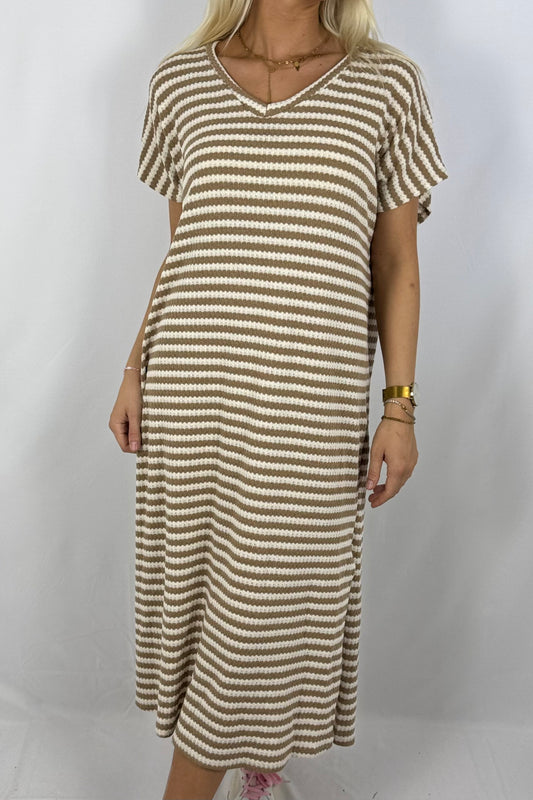 Gestreiftes Strickkleid mit V-Ausschnitt-Beige
