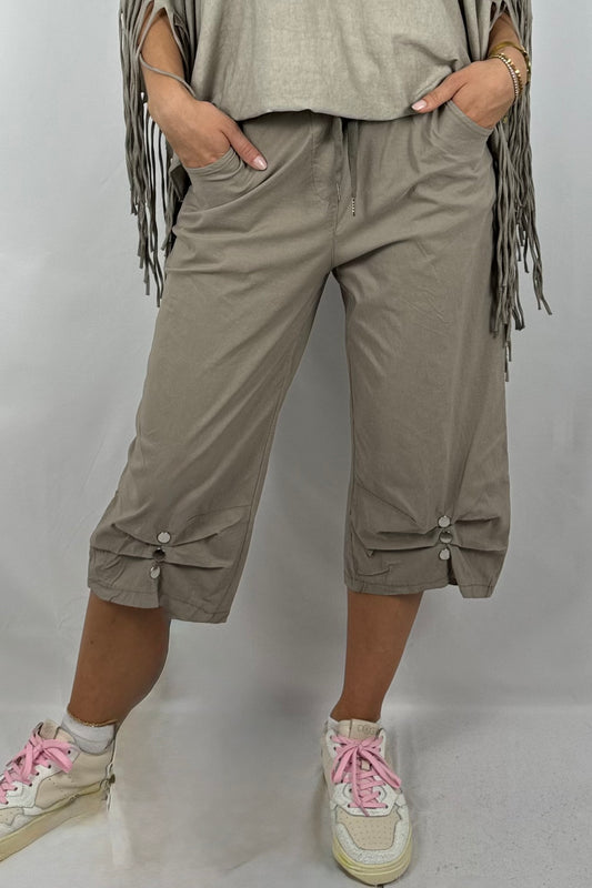 7/8-Hose mit Knopfdetail & Paperbag-Bund-Mud