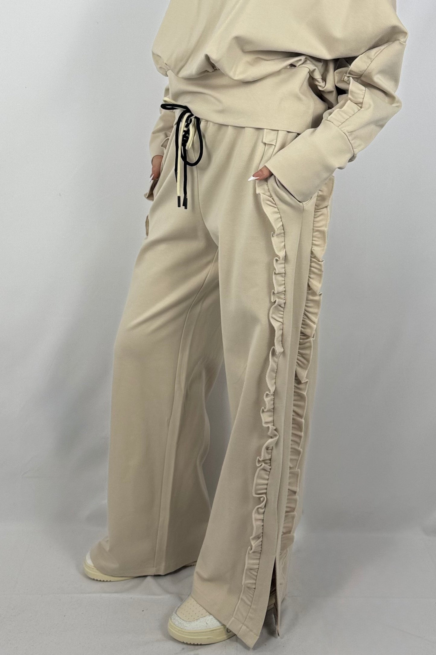 Lässige Hose mit Rüschen-Details-Beige