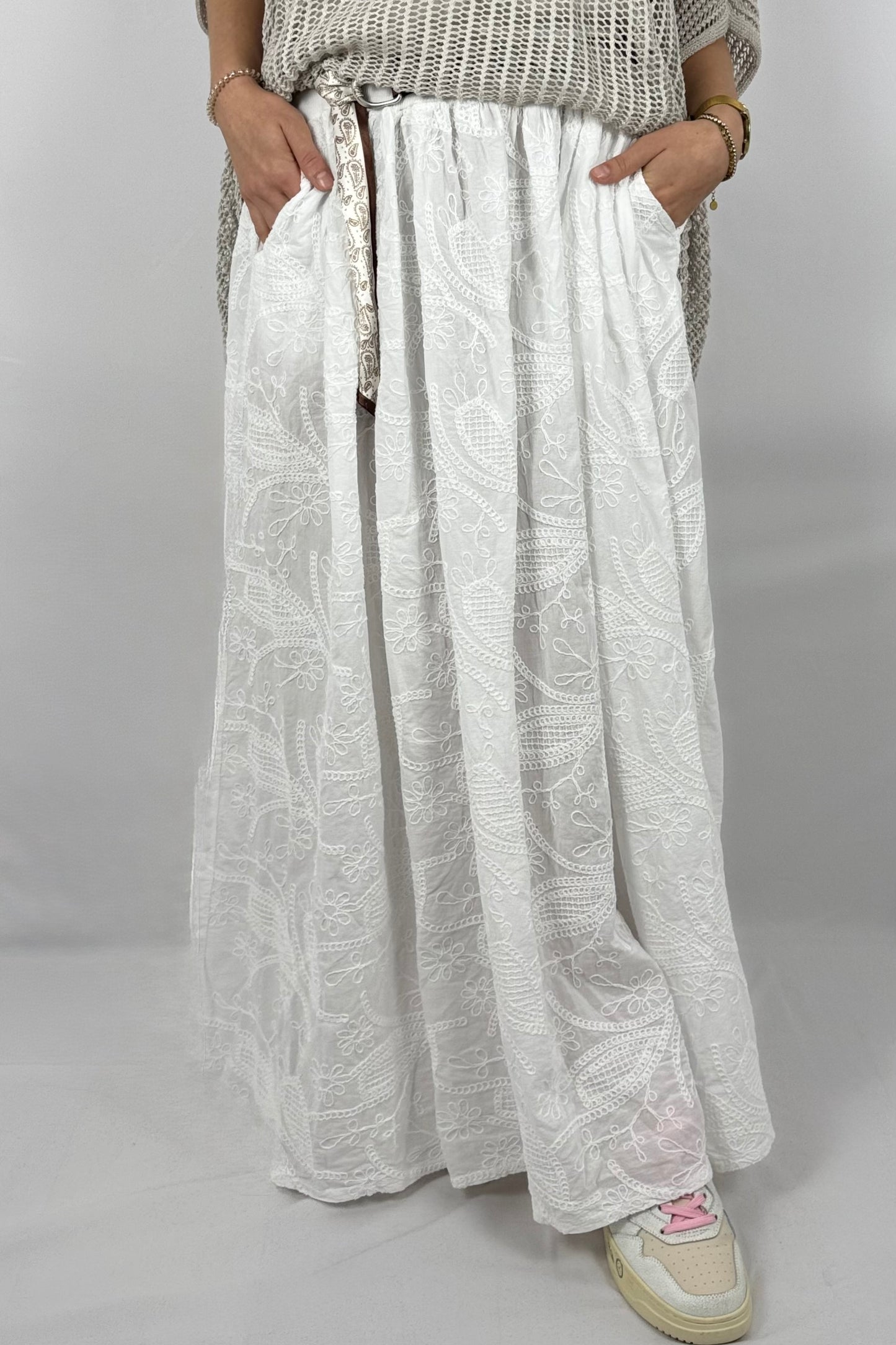 Boho Midi Rock mit Stickerei & Gürtel – Baumwolle -Weiß