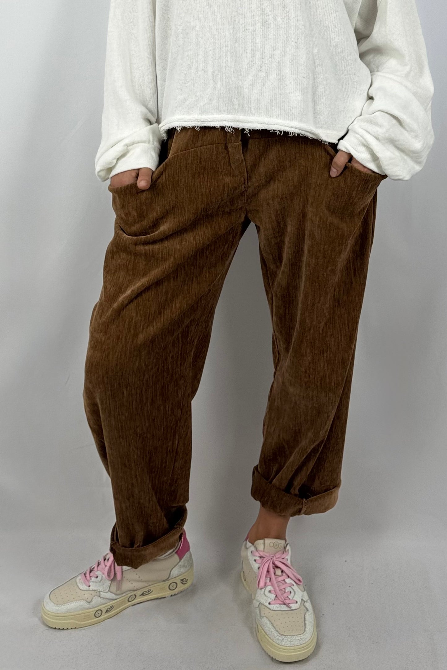 Damen Hose – Samtoptik mit Leo-Kordel-Kamel