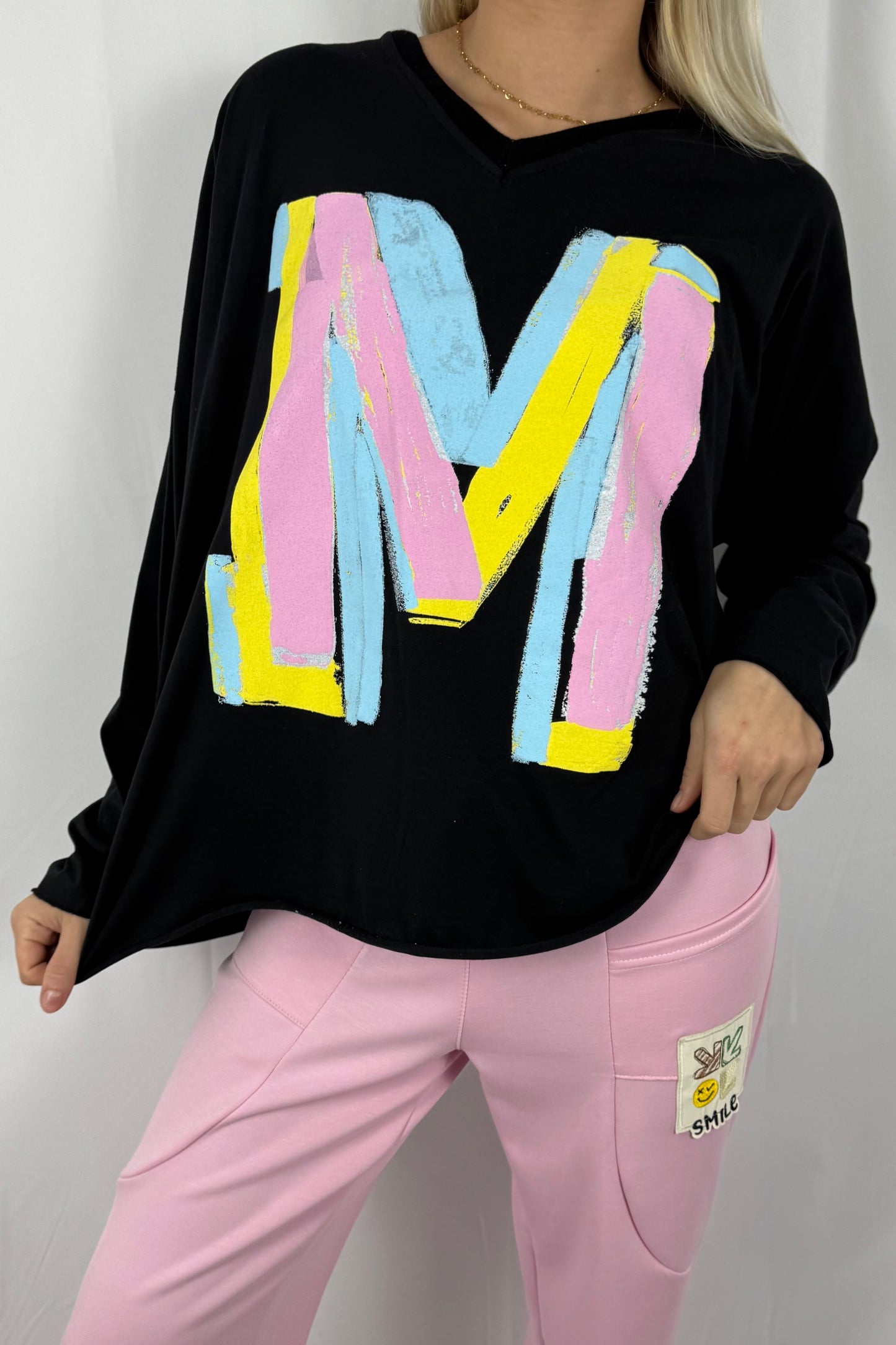 Oversize Shirt mit V-Ausschnitt & Letter-Print –Schwarz