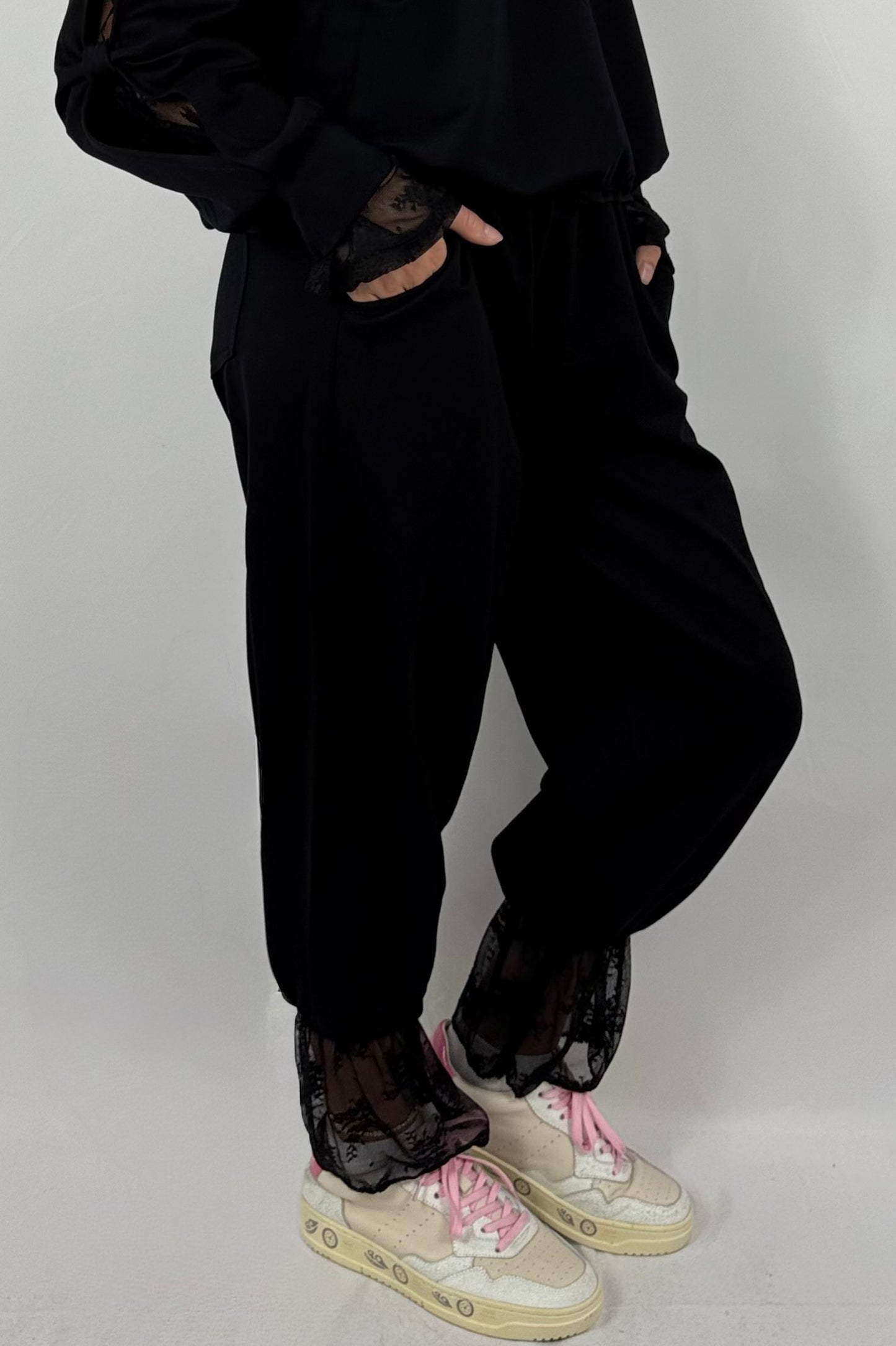 Damen Hose mit Spitze – Oversize-Schwarz